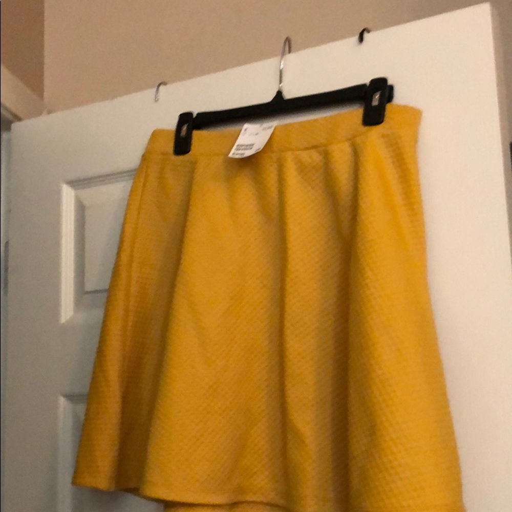Yellow mini-skirt